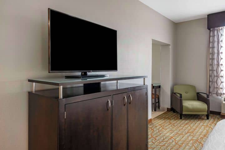 Room 16 of 30