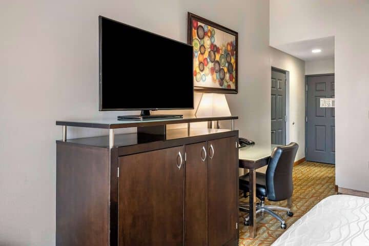 Room 15 of 30